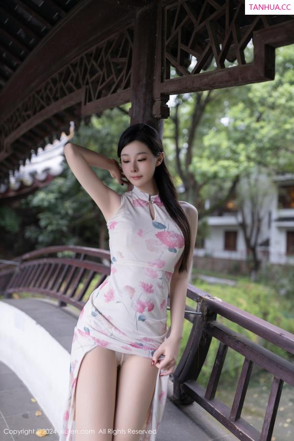 逗逗DouDou  [XiuRen]高清写真图 2024.08.29 No.9087 小逗逗 丝袜美腿第25张图片